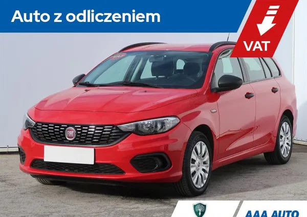 łódzkie Fiat Tipo cena 41501 przebieg: 128674, rok produkcji 2018 z Skoki